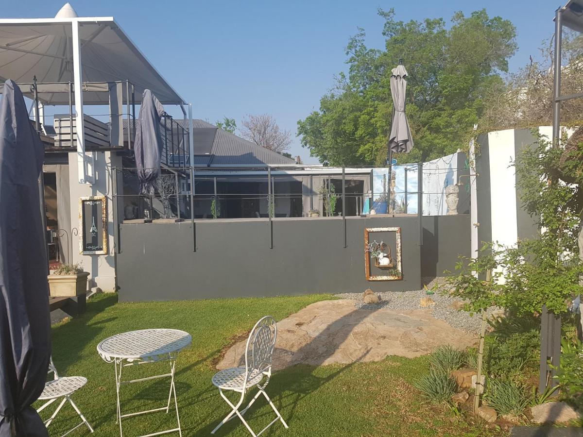 The Place Guesthouse ปาเรส ภายนอก รูปภาพ
