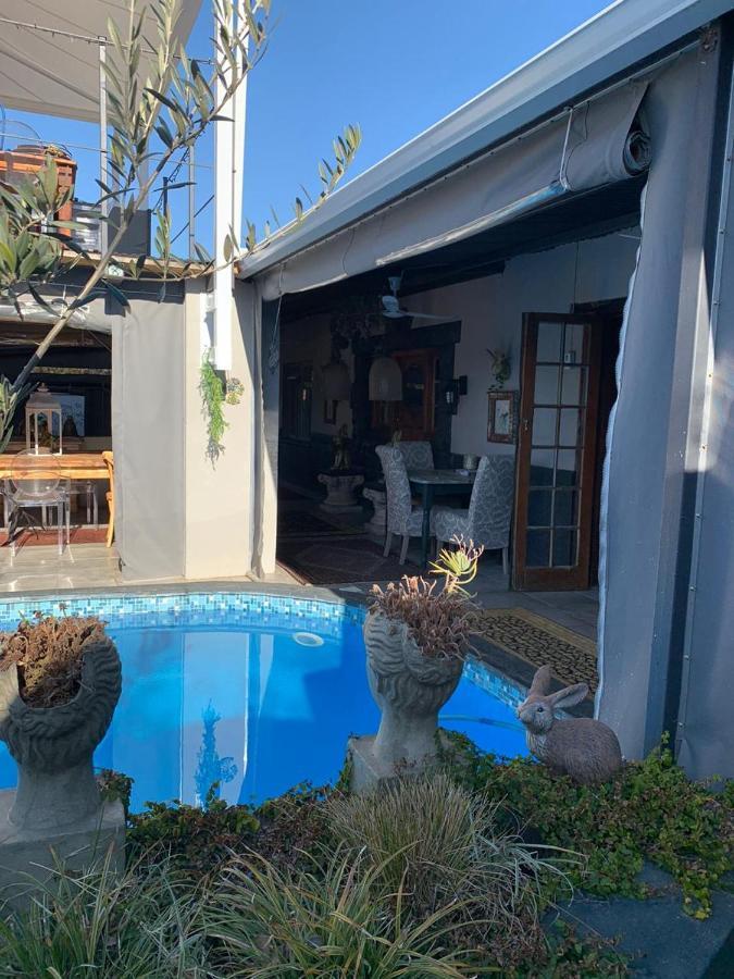 The Place Guesthouse ปาเรส ภายนอก รูปภาพ