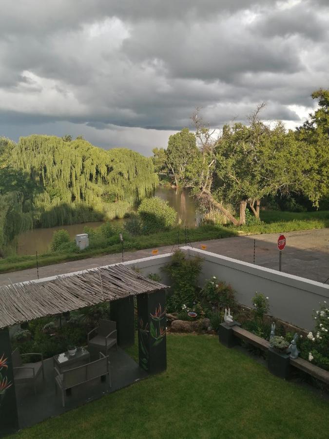 The Place Guesthouse ปาเรส ภายนอก รูปภาพ